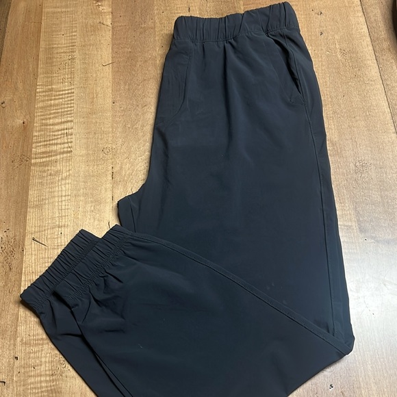 Abercrombie black athletic joggers. Size Large, relaxed fit, perfect condition. - Picture 2 of 6